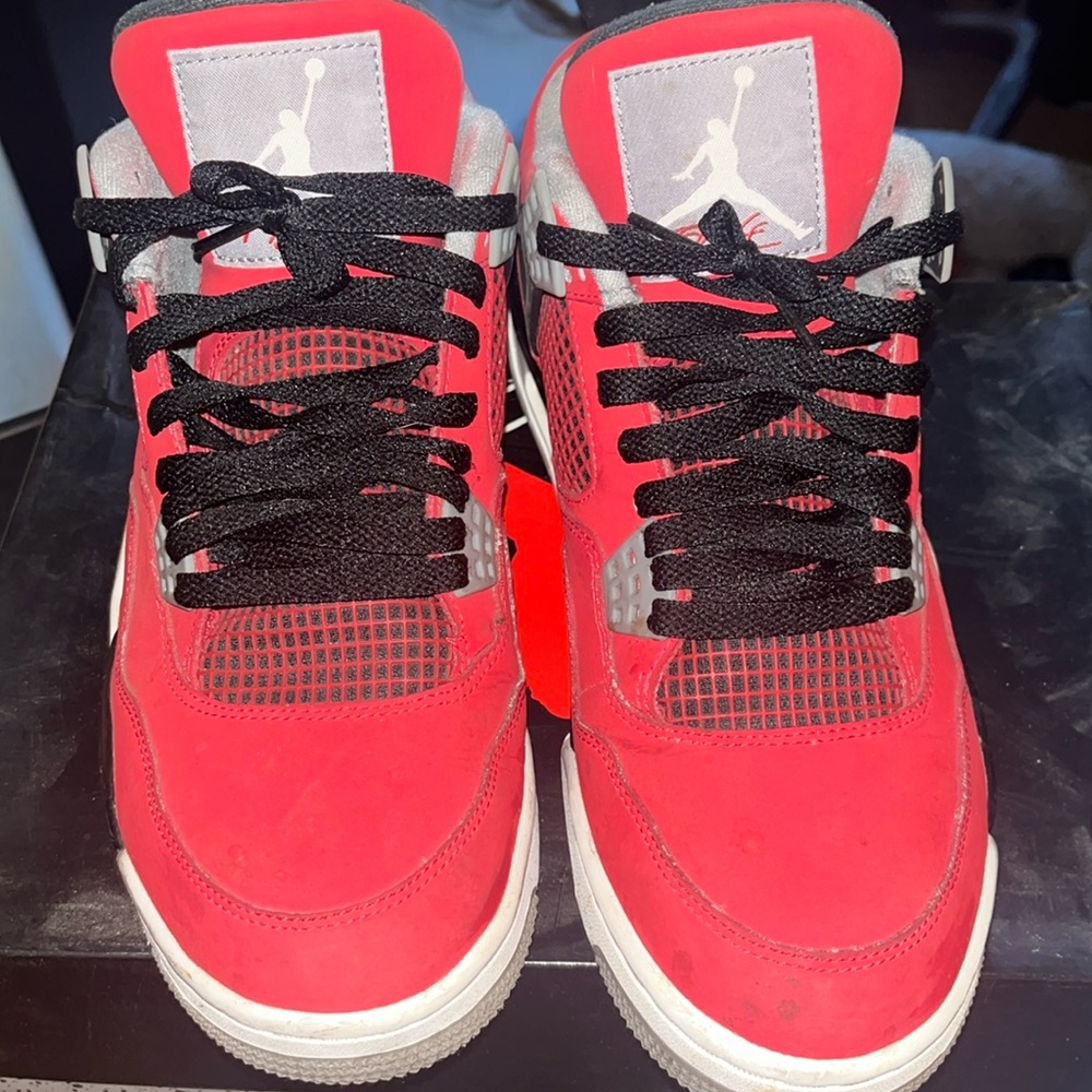 Air Jordan 4 black/red size 10.5 no insoles visible wear good condition